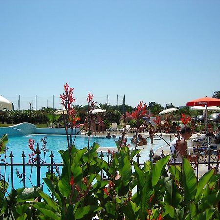 Elena Club Resort Silvi Marina Bagian luar foto